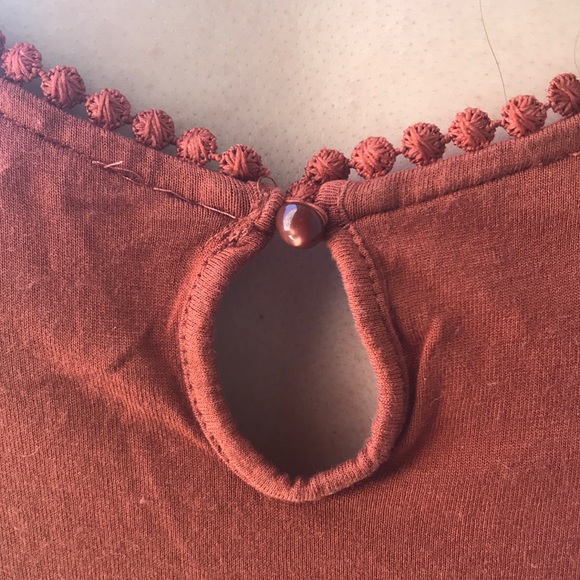 H&M embroidered tank - Picture 4 of 4